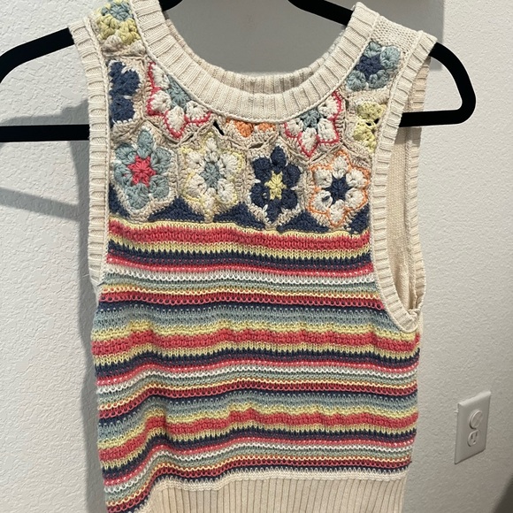 American Eagle Outfitters Tops - American Eagle crochet top size medium!